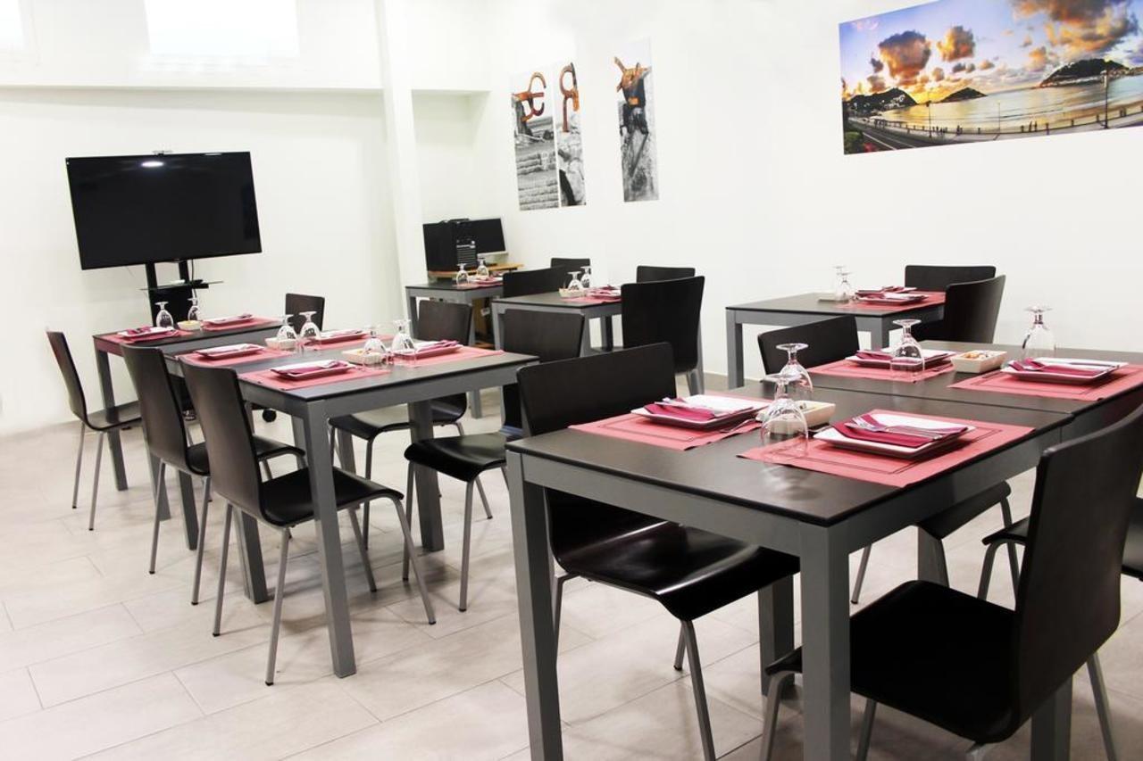 Hotel Punta Monpas San Sebastian Bagian luar foto
