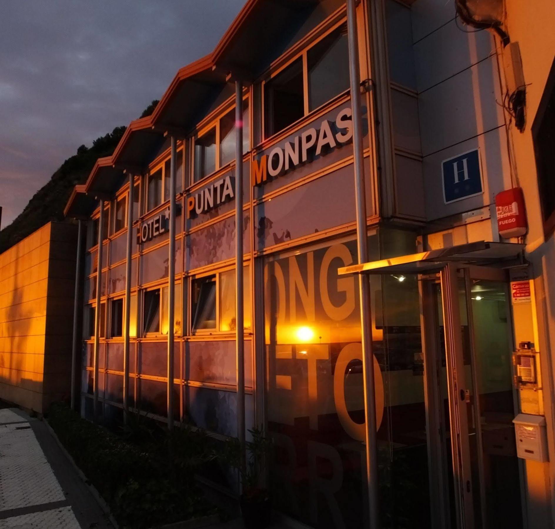 Hotel Punta Monpas San Sebastian Bagian luar foto